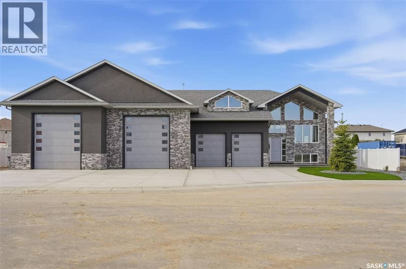 7 Loewen COURT, Warman