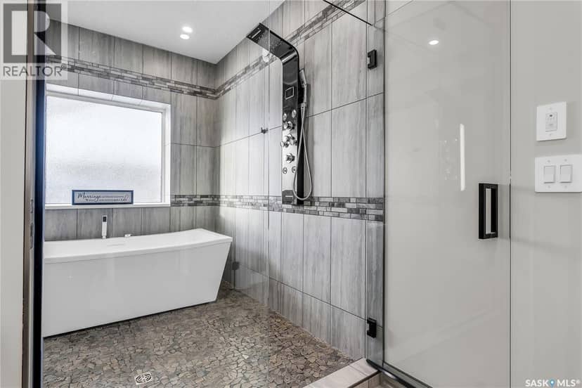 7 Loewen COURT — photo 28 of 40