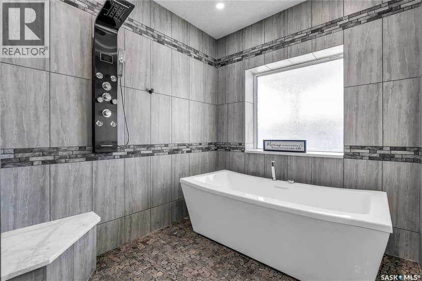 7 Loewen COURT — photo 27 of 40