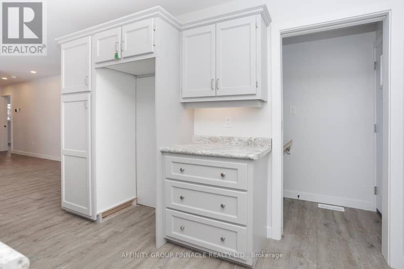 100 Reid Street — photo 11 of 38