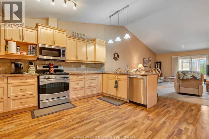 58 Queen's Hill — photo 4 of 40