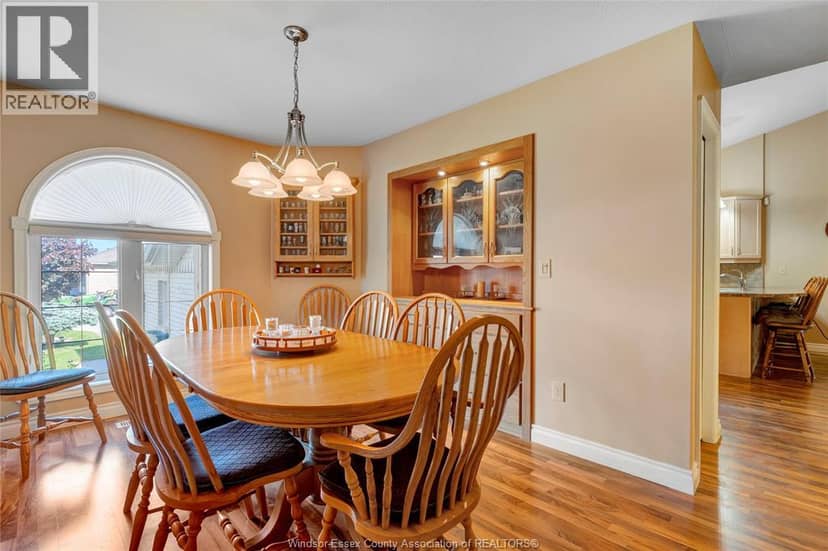 58 Queen's Hill — photo 7 of 40