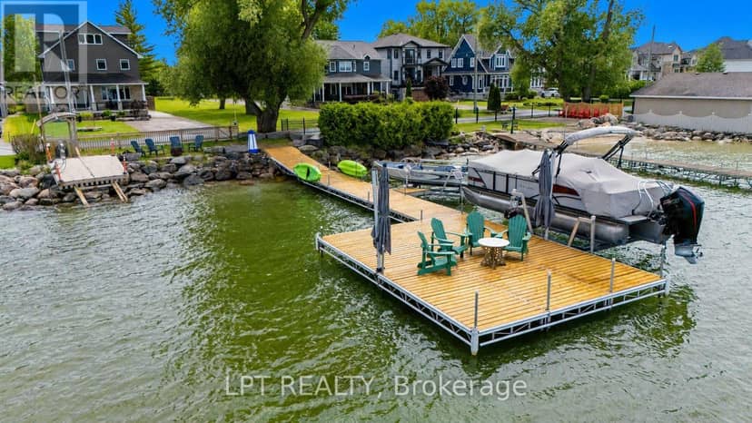 165 Lake Drive E, Georgina, photo 2