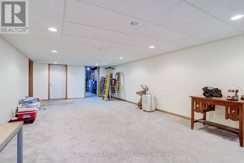 402047 County Rd 15 — photo 20 of 40