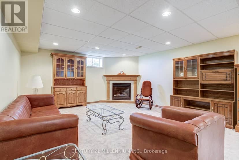 402047 County Rd 15 — photo 22 of 40