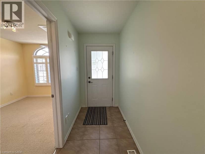 510 QUEENSWAY Street W Unit# 38 — photo 9 of 40