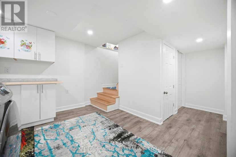 18 Glengrove Avenue — photo 28 of 40
