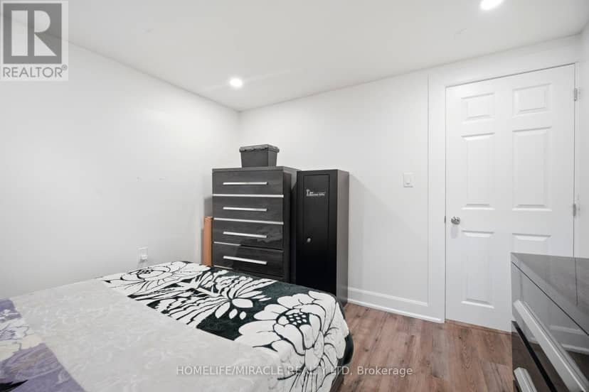 18 Glengrove Avenue — photo 36 of 40