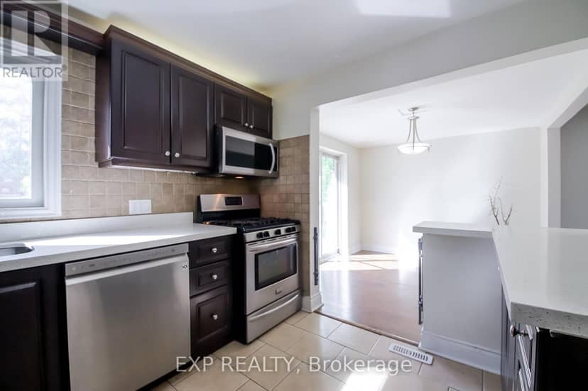 692 Sultana Square — photo 18 of 40