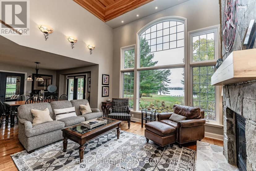 Carling 5 W3 - 3876 Muskoka Rd 118 Highway W, Muskoka Lakes, photo 3