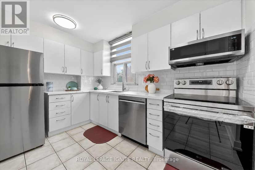 208 - 15 Vicora Link Way — photo 16 of 30