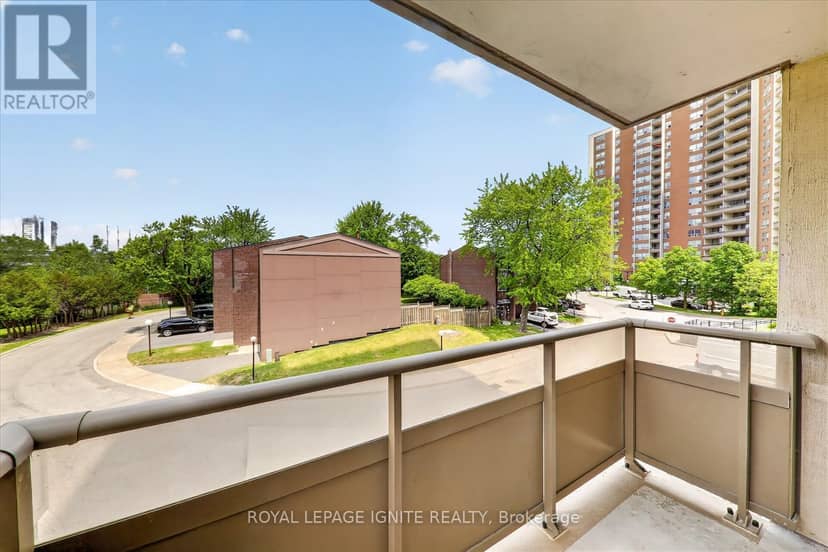 208 - 15 Vicora Link Way — photo 19 of 30