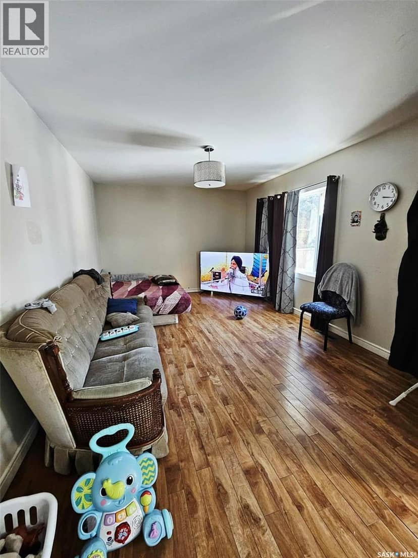 201 Broadway STREET W, Yorkton, photo 2