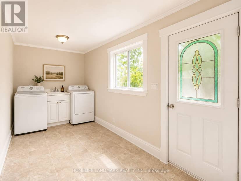 111 Penetang Street — photo 12 of 24