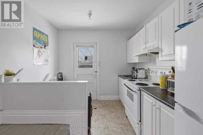 279 Frontenac Street — photo 21 of 40