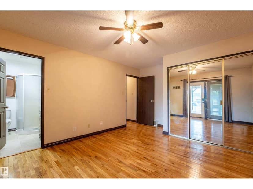 3706 50 ST — photo 11 of 40