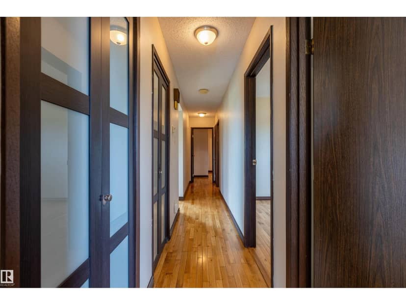 3706 50 ST — photo 17 of 40