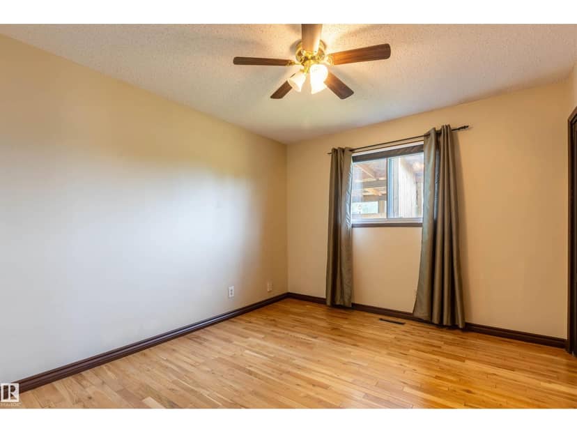 3706 50 ST — photo 22 of 40