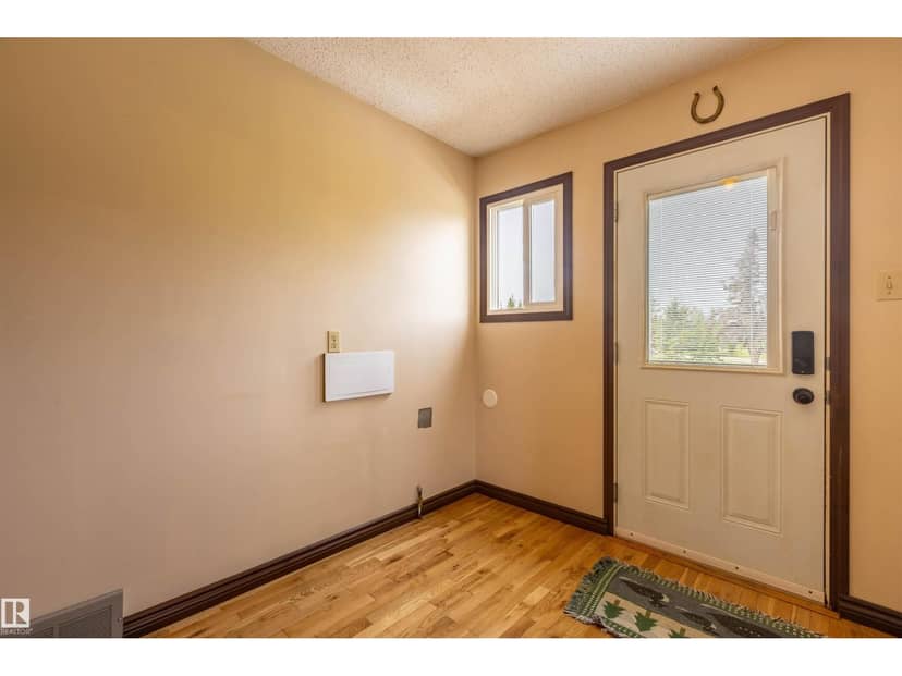 3706 50 ST — photo 28 of 40
