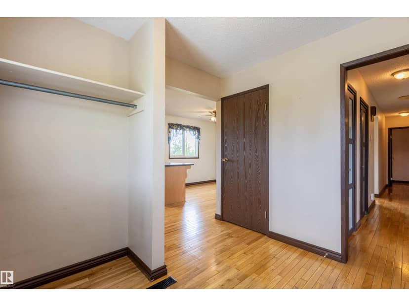 3706 50 ST — photo 29 of 40