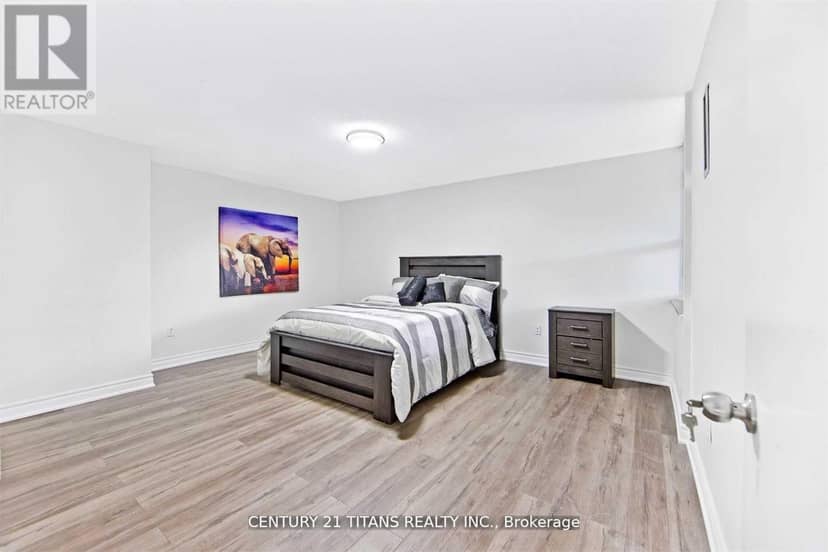 #510 - 4064 Lawrence Avenue E — photo 3 of 11