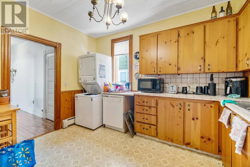 308 Fitzroy Street — photo 8 of 40