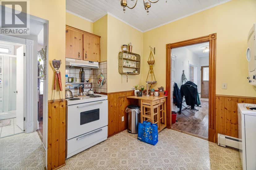 308 Fitzroy Street — photo 9 of 40