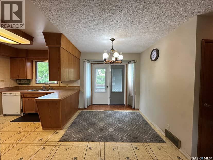 168 Shevchenko CRESCENT — photo 9 of 40