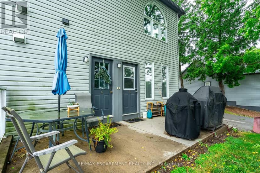 154-156 Freelton Road — photo 13 of 22
