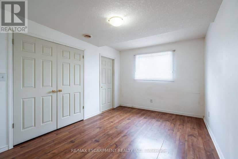 154-156 Freelton Road — photo 6 of 22