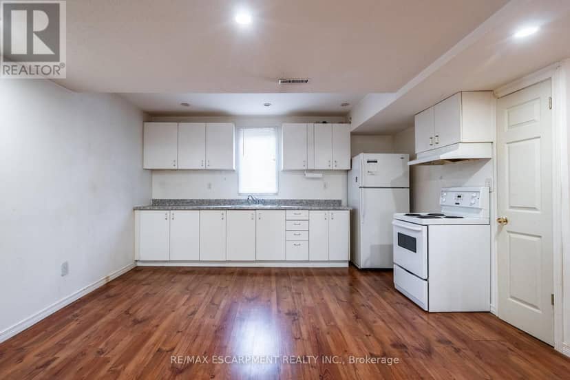 154-156 Freelton Road — photo 3 of 22