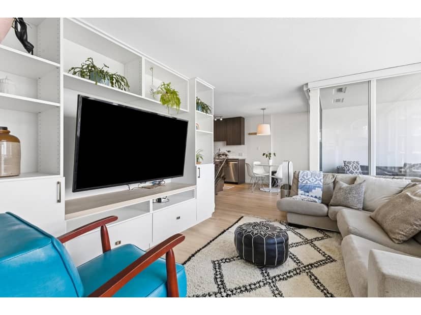 3303 13325 102A AVENUE, Surrey, photo 2