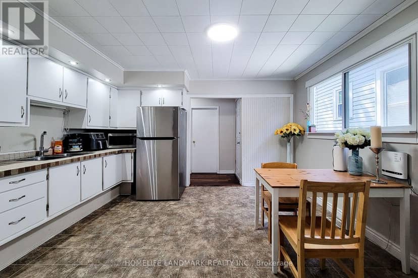 242 Bowman Street — photo 4 of 23