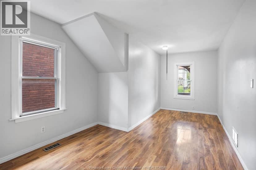 1130 Langlois — photo 14 of 25