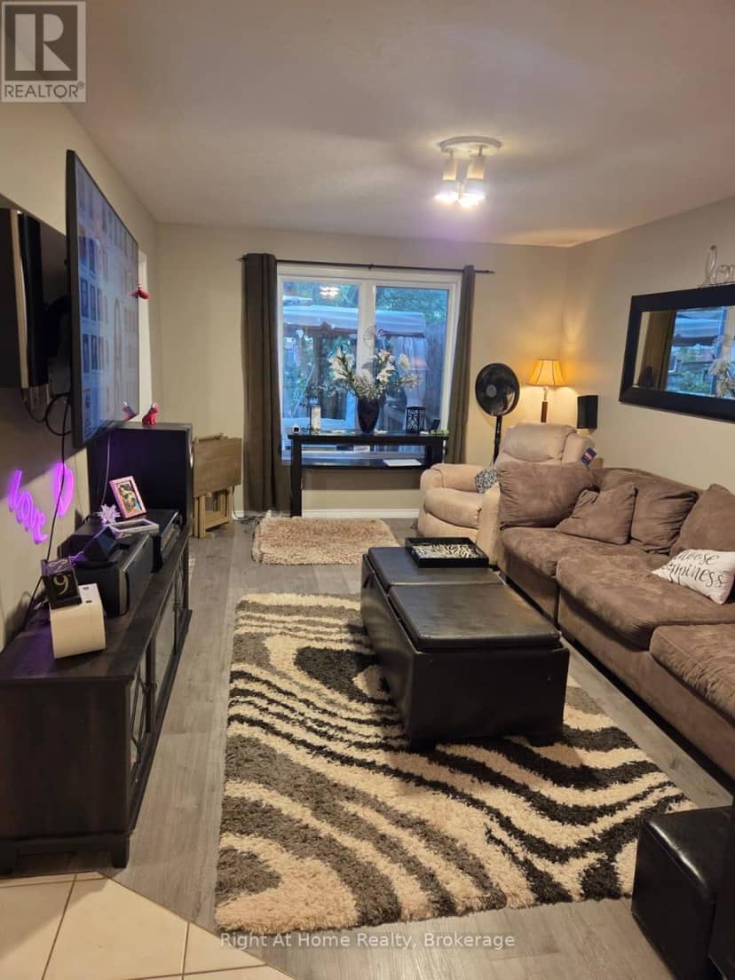 21 Fuller Drive — photo 3 of 28