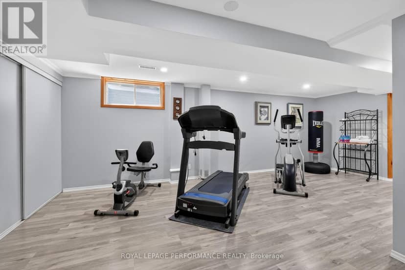 569 Princess Louise Drive — photo 37 of 40