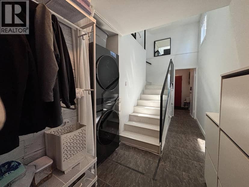 1588 E 41ST AVENUE, Vancouver, photo 2