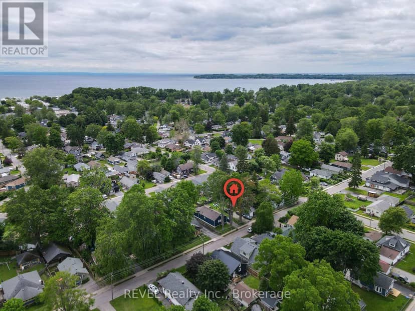 3921 Victoria Road — photo 1 of 8