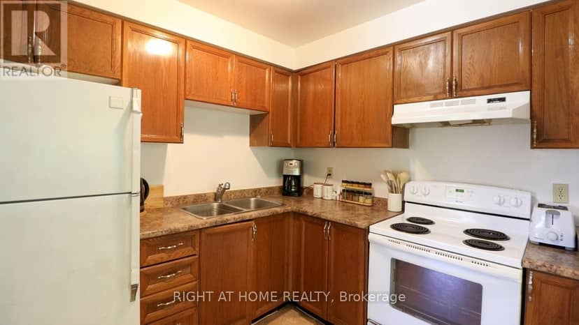 2 - 3 Sawmill Road — photo 11 of 27