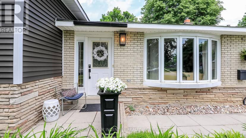 18 Jill's Court, Barrie, photo 3