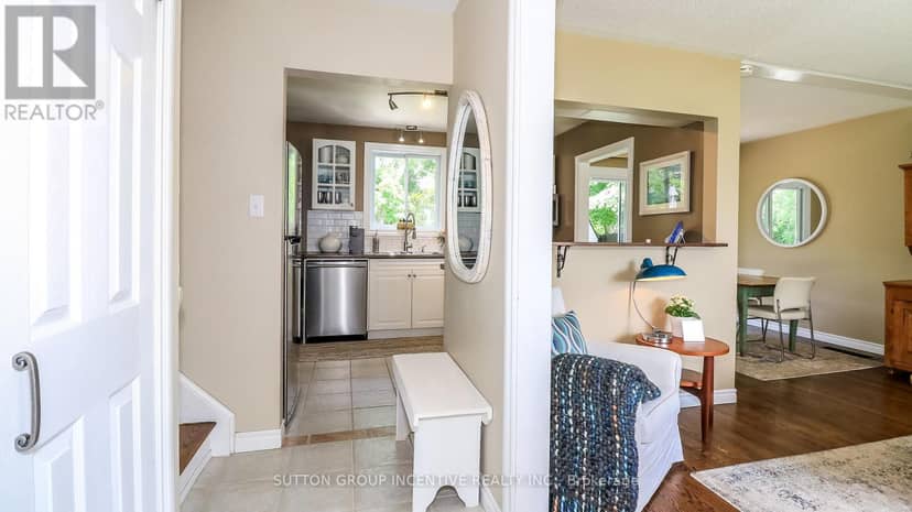 18 Jill's Court, Barrie, photo 4