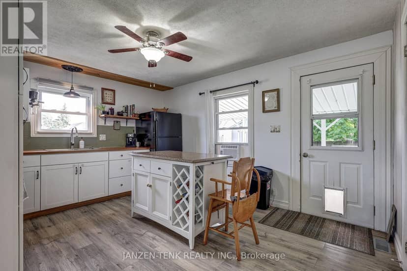 136 King Street — photo 10 of 27
