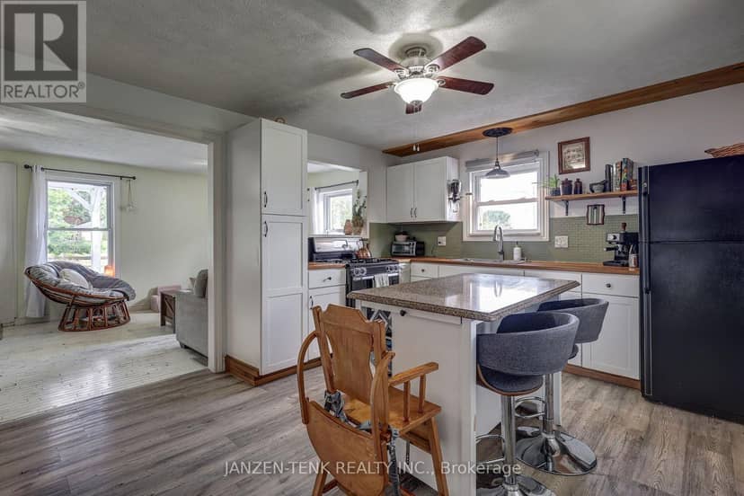 136 King Street — photo 12 of 27