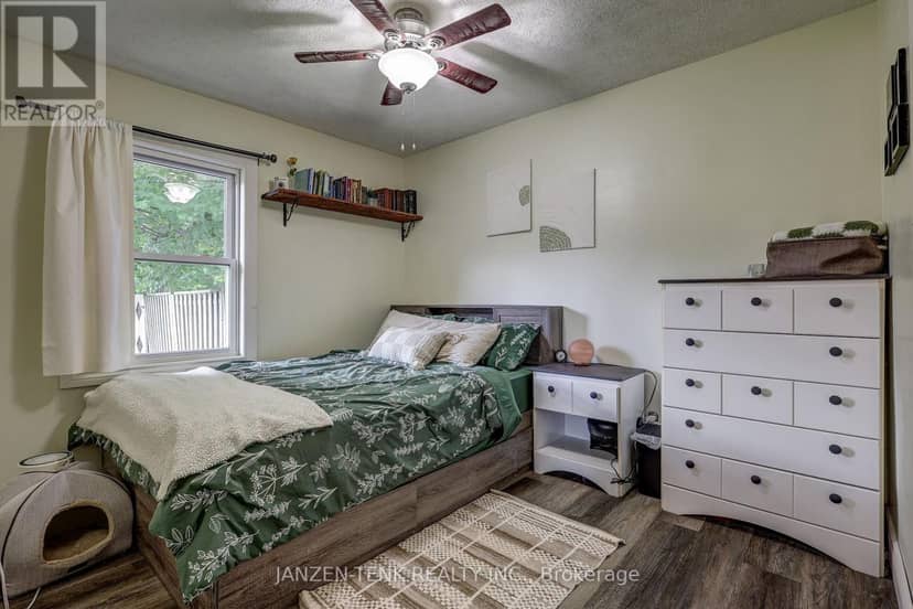 136 King Street — photo 16 of 27