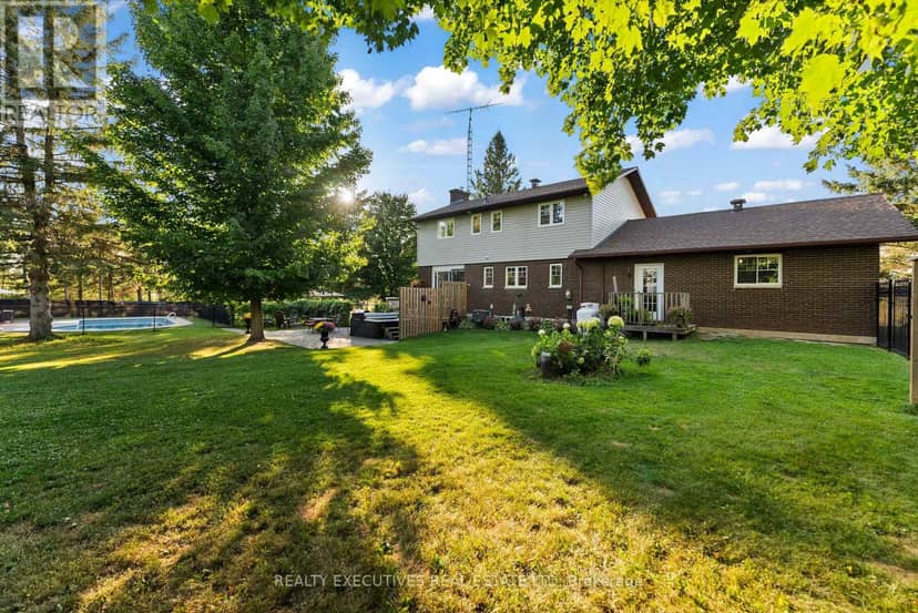 28 Anglican Church Road — photo 1 of 34