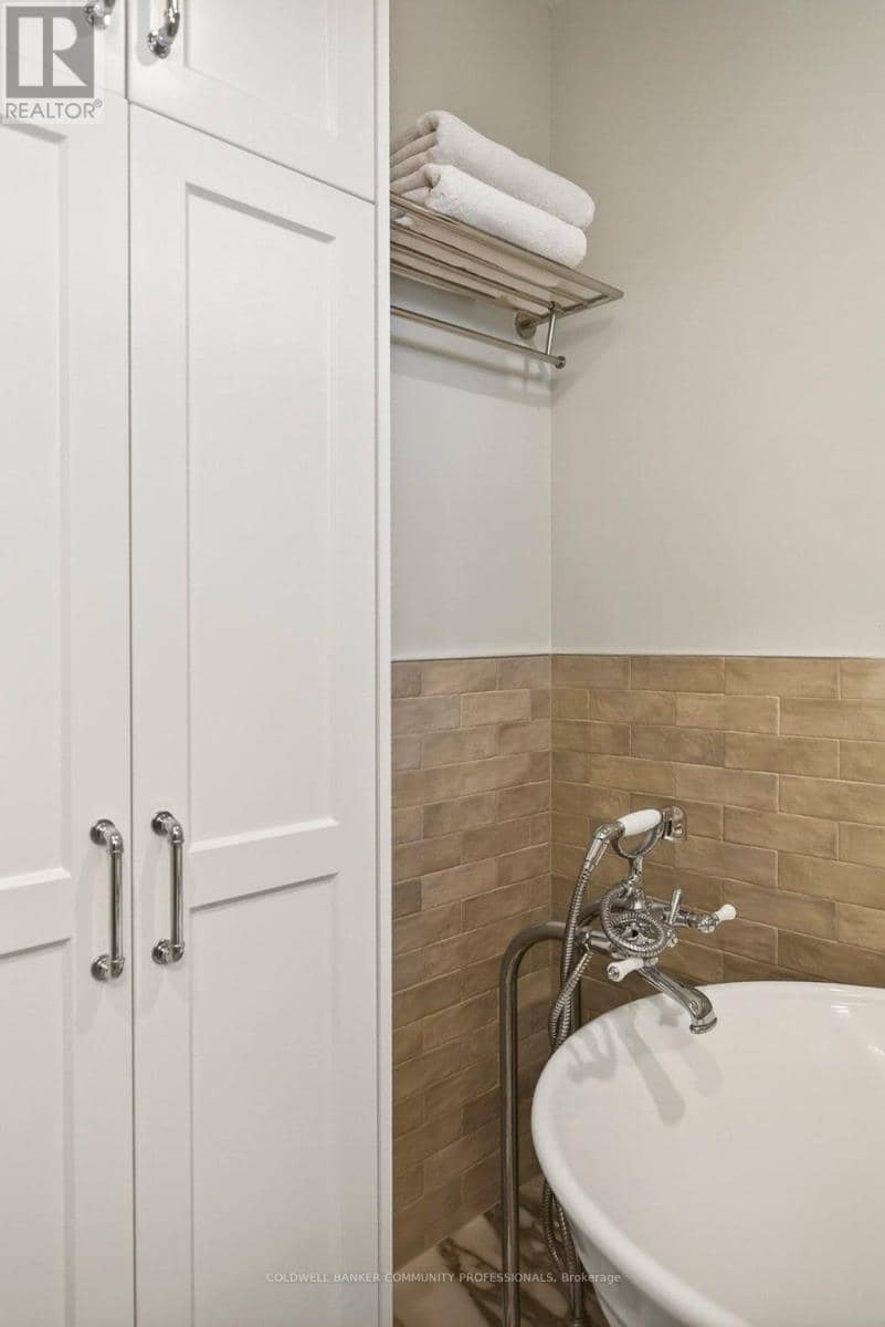 21 - 100 Beddoe Drive — photo 27 of 40
