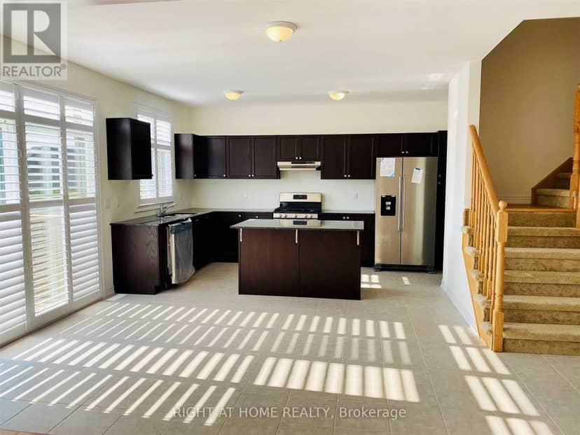 24 Summer Breese Drive W — photo 5 of 14