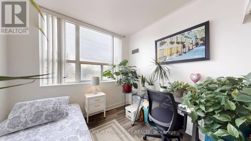 111 - 7398 Yonge Street — photo 10 of 12