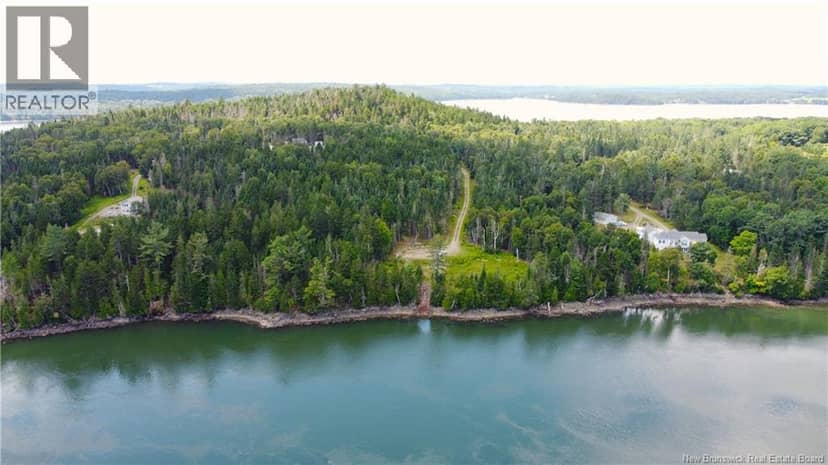 379 Hills Point Road, Oak Bay, photo 3