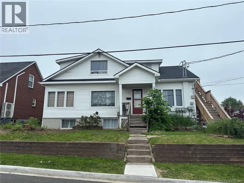 383-385 Grand-Pre Street — photo 1 of 36